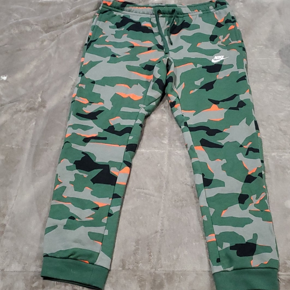 Came Nike sweatpants